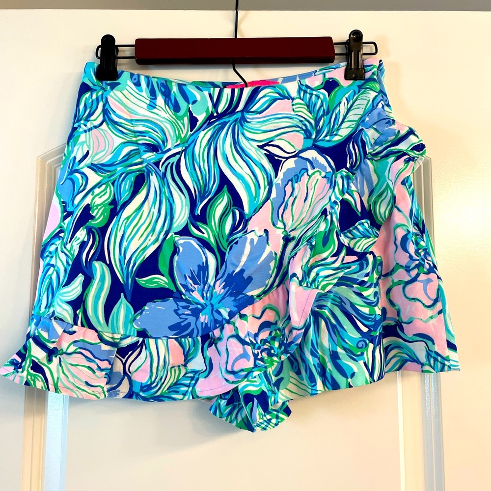 Basically new Lilly Pulitzer ruffle skort